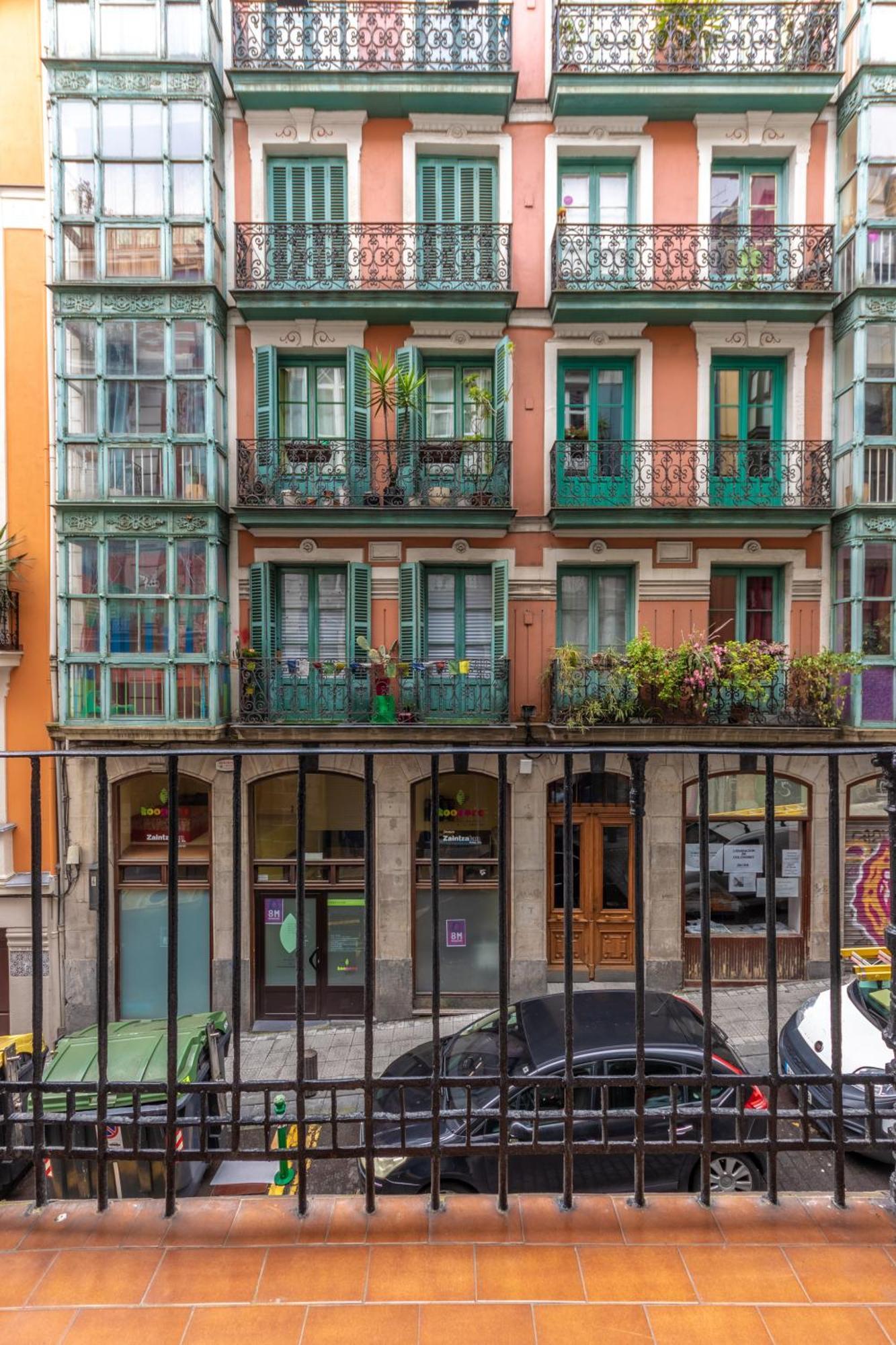 Encantador Apartamento En El Casco Antiguo De Bilbao Exteriör bild